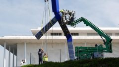 Kennedy Center disassembles ‘Blue’ sculpture from its grounds