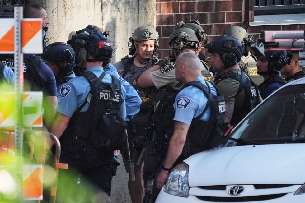 2 people killed and suspect is dead in downtown Minneapolis shooting