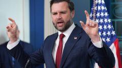 Vance dice que la lucha contra Irán no es una “guerra” mientras Trump lidia con conflicto impopular