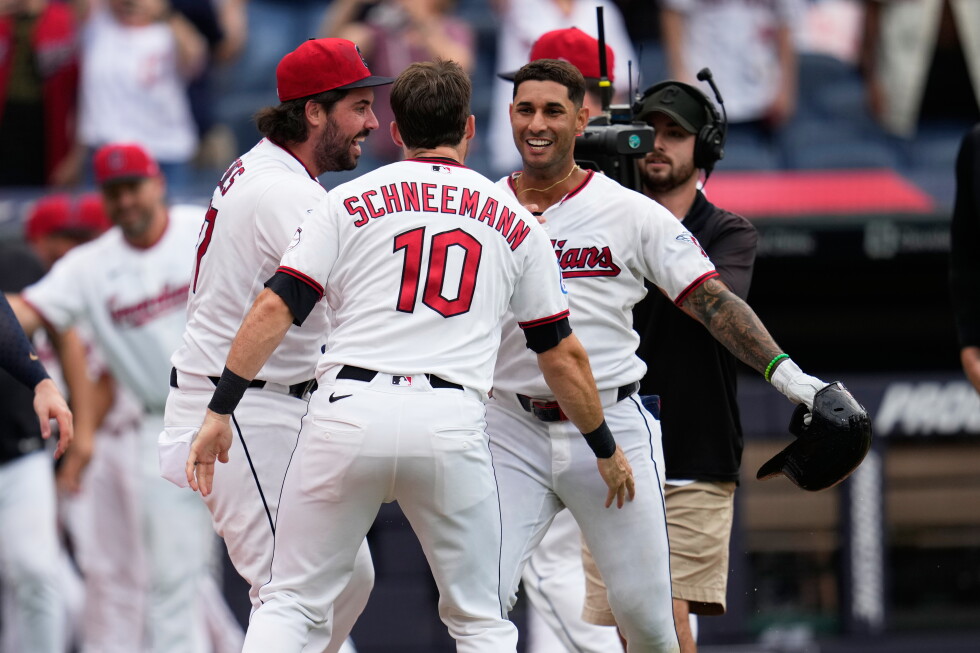 Rocchio of Guardians becomes 6th player with grand slam and walk-off HR in same game