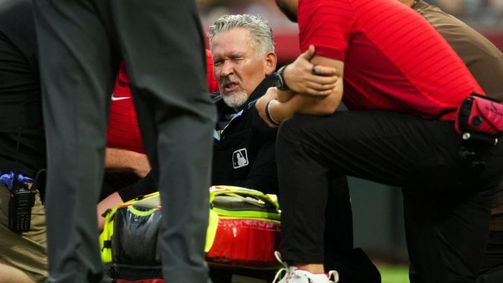 Umpire Manny Gonzalez leaves Reds vs. Padres game with ‘heat illness’