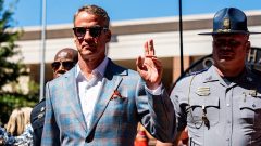 The best ‘College GameDay’ signs from Lane Kiffin return to Ole Miss