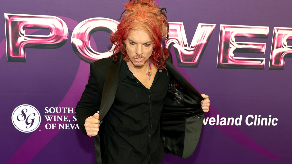 See comedian Carrot Top in photos amid hospitalization