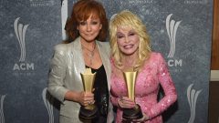Reba McEntire missed a call from Dolly Parton before singer’s death