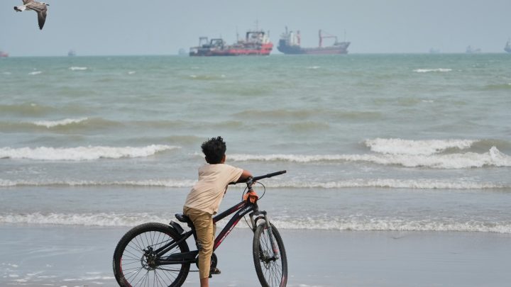 Iran war live: Tehran offers US plan to reopen Hormuz within seven days