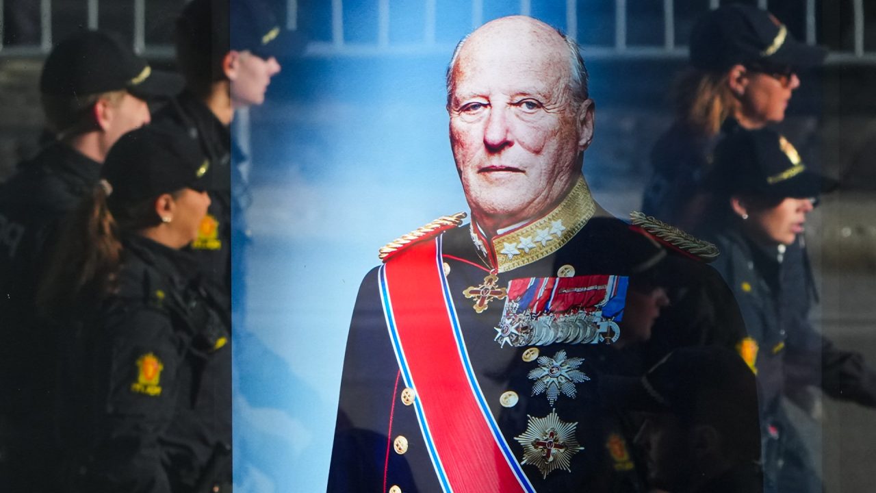 Photos: Large Oslo crowd bids farewell to Norway’s King Harald V