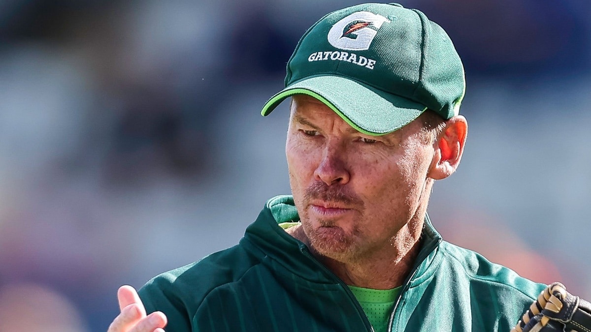 Pakistan Bowling Coach Resigns