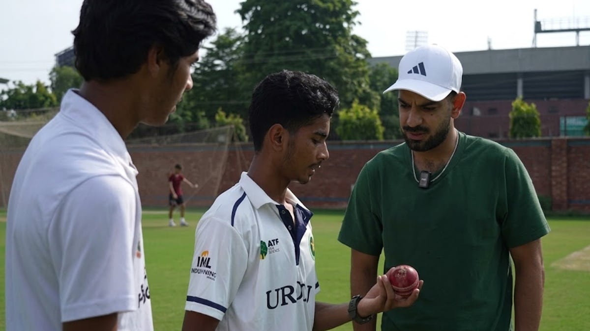 Pakistan Cricket Stars Mentor Young Players at NCA Coaching Clinic