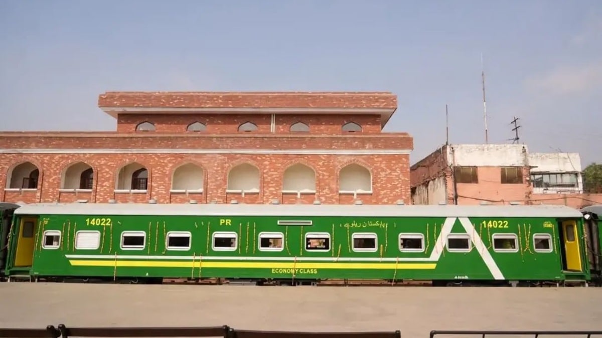 Pakistan Railways Upgrades Major Passenger Train