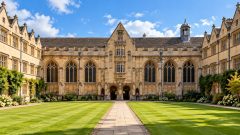 Oxford University Offers Fully Funded Master’s and PhD Scholarships for Pakistanis