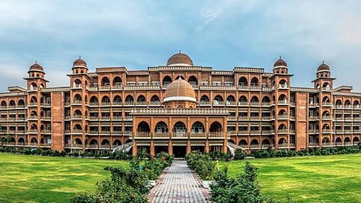 Peshawar University Wants Establishment of KP HEC