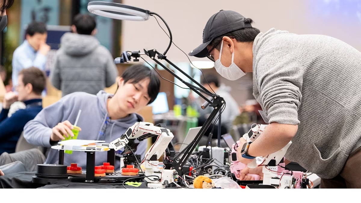 Pakistani Robotics Company Hosts First Hackathon at Top US University