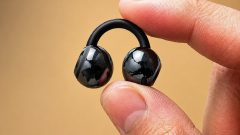 Samsung Preparing to Launch Its First Ever Clip-On Galaxy Earbuds