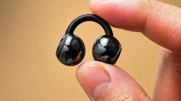 Samsung Preparing to Launch Its First Ever Clip-On Galaxy Earbuds