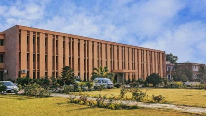 Sindh Agriculture University Shuts Down After Violent Clashes Leave 11 Injured