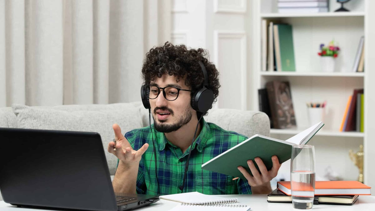 2 Universities Announce Online Classes Amid Protests