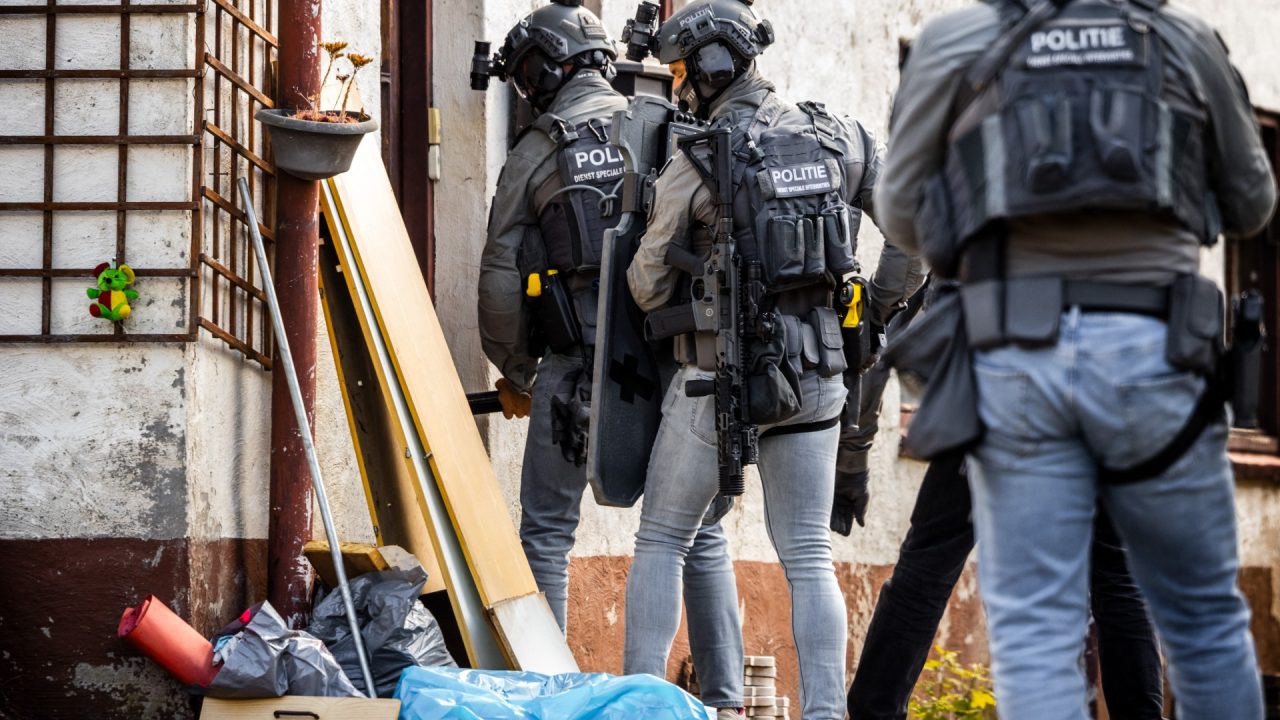Police arrest 34 after deadly gang shootout in eastern Netherlands