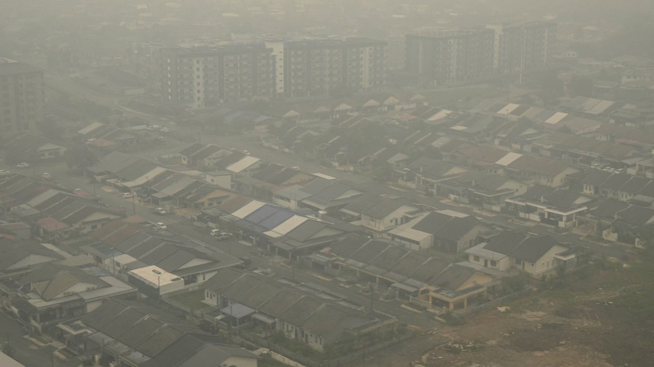 Malaysia declares emergency in Sarawak as haze from Indonesia worsens