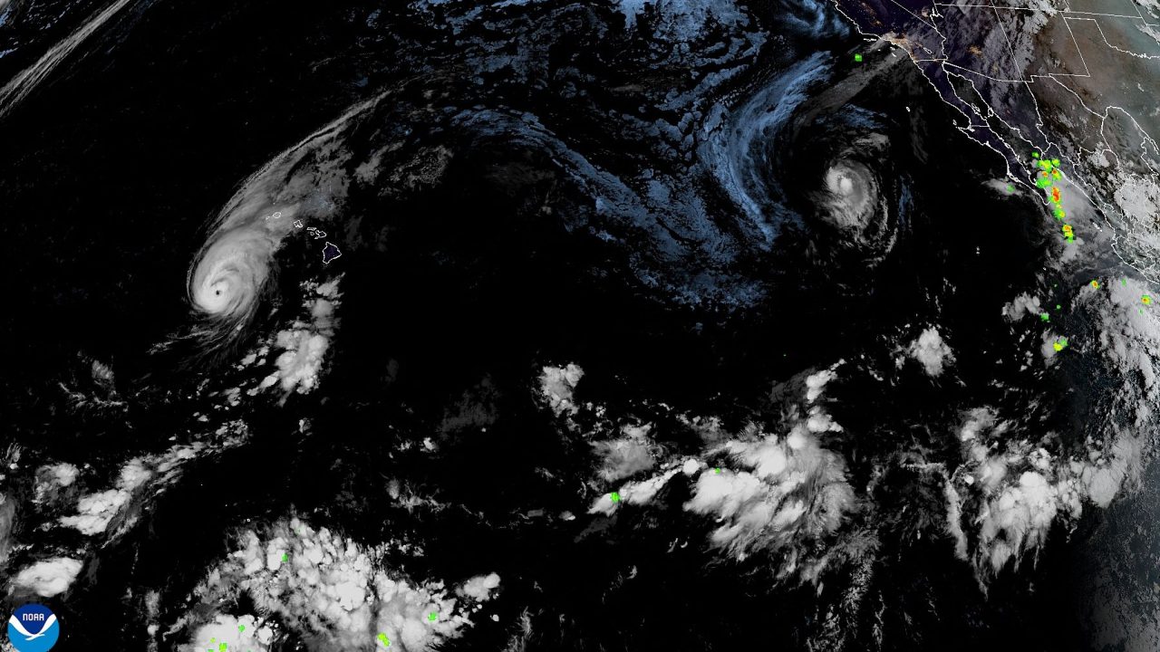 Hawaii braces for Hurricane Lowell