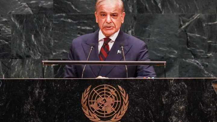 Houthi attack on Mecca, Medina would cross ‘red line’, Pakistan PM tells UN