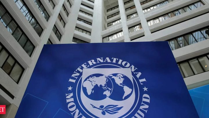 Colombia opens IMF talks as fiscal deficit widens