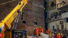 Delhi building collapse: Death toll rises to 6