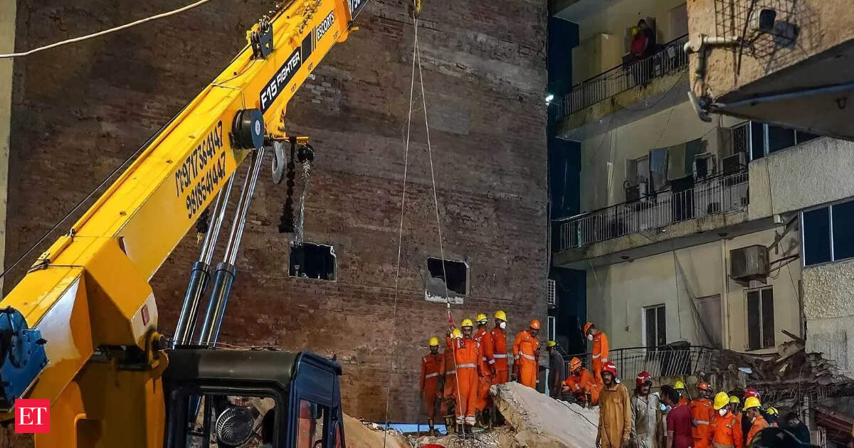 Delhi building collapse: Death toll rises to 6