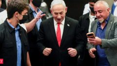 Netanyahu heads to UN amid calls for his arrest