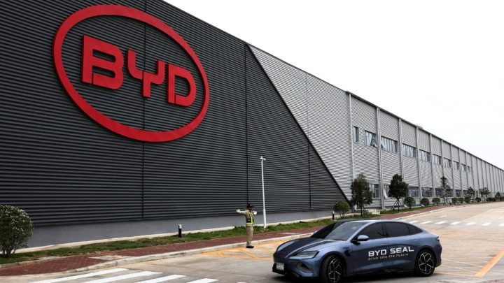 BYD Starts Mass Hiring at Major Factory