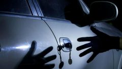Karachi Car Thief Posing as Namazi Caught After Decades-Long Crime Spree
