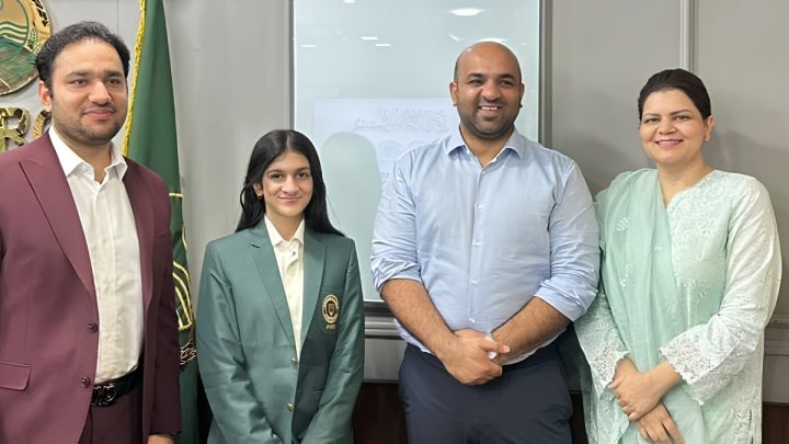 13-Year-Old Pakistani Chess Player Helps Launch School Chess Project