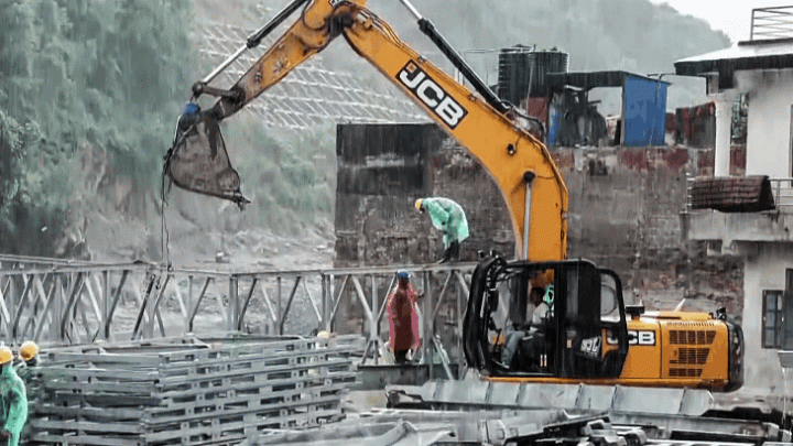 LIVEनेपाल बाढ़ से 400 अरब रुपये के नुकसान का अनुमान 5 हजार लोग लापता, 1,344 शव मिले; पीक सीजन में बुकिंग कैंसिल कर रहे टूरिस्ट0:57Play video