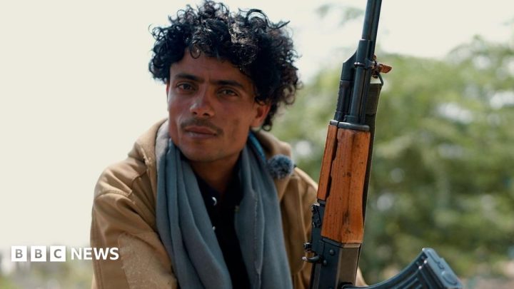 Inside Yemen's front-line city as Houthis battle for control