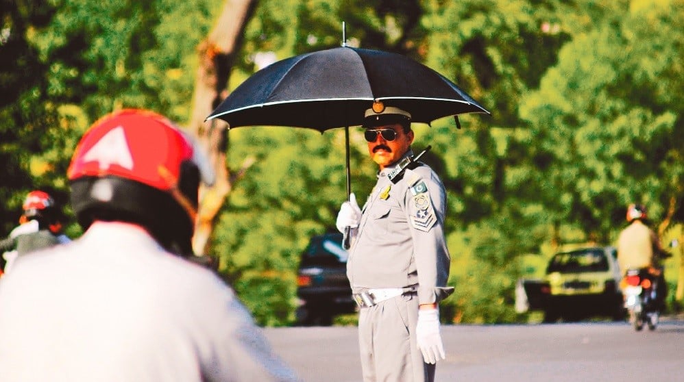 Islamabad Traffic Police Forced to Fine Drivers Even if There’s No Violation