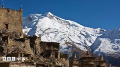 Ten climbers missing after avalanche hits Himalayan base camp