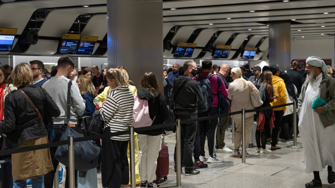 Hundreds of flights delayed, cancelled after UK air traffic control glitch
