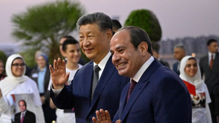 Video: Chinese President Xi makes first visit to Egypt in a decade