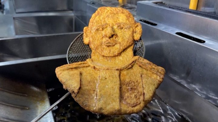 Argentina serves up a Messi-shaped schnitzel as fans say goodbye