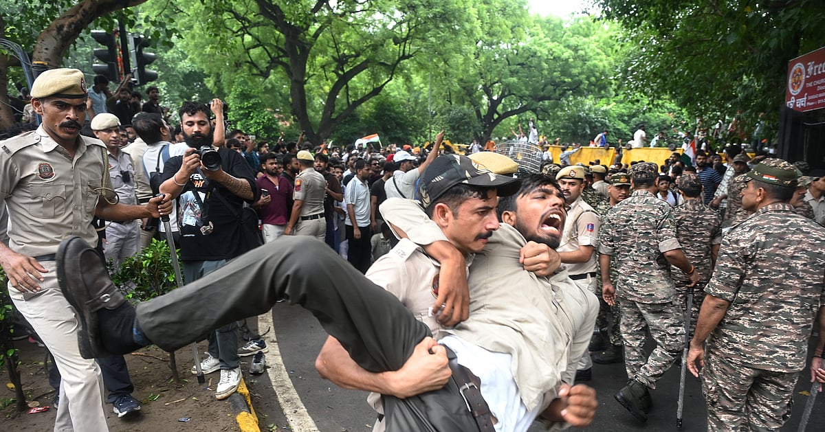 'Very distressing to observe': SC judge on Delhi Police crackdown at Jantar Mantar protest