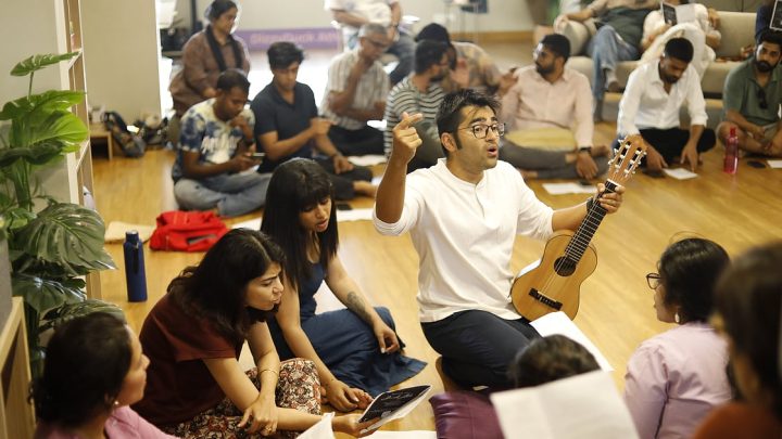 Non-singers become a choir over 2 hours at B'luru Flash Jam events
