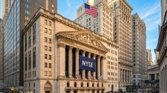 Wall Street retreats as strong jobs data raises rate hike bets