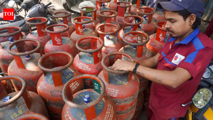 IndiaRural area LPG booking period reduced from 45 to 25 days