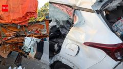 Kochi8 students killed after car rams into parked lorry in Keralam