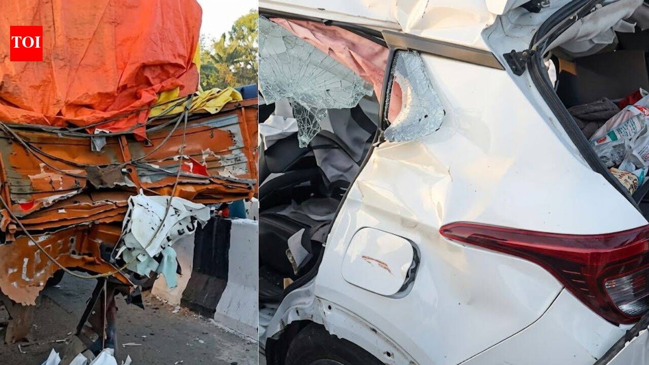 Kochi8 students killed after car rams into parked lorry in Keralam