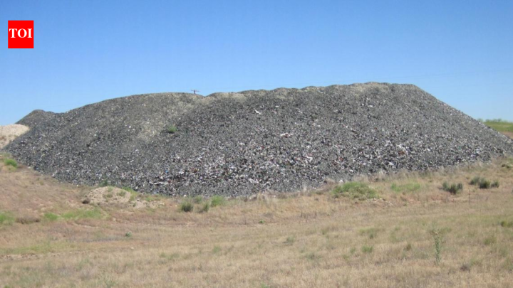 Idaho buries 300 tons of crushed glass under Highway 75