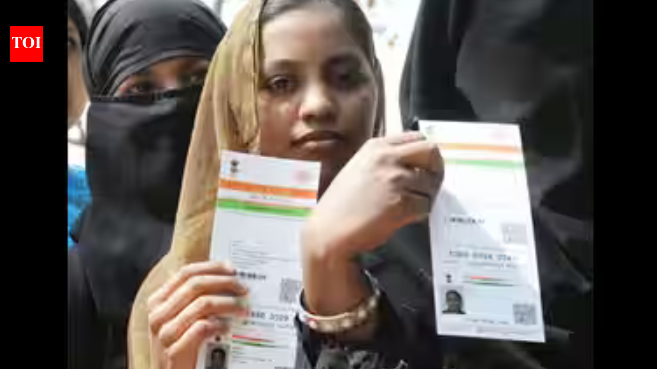 IndiaAadhaar for rest, but babus resist link for CGHS