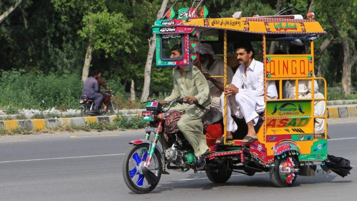 Lahore Proposes Banning Rickshaws and Qingqis From Key Road