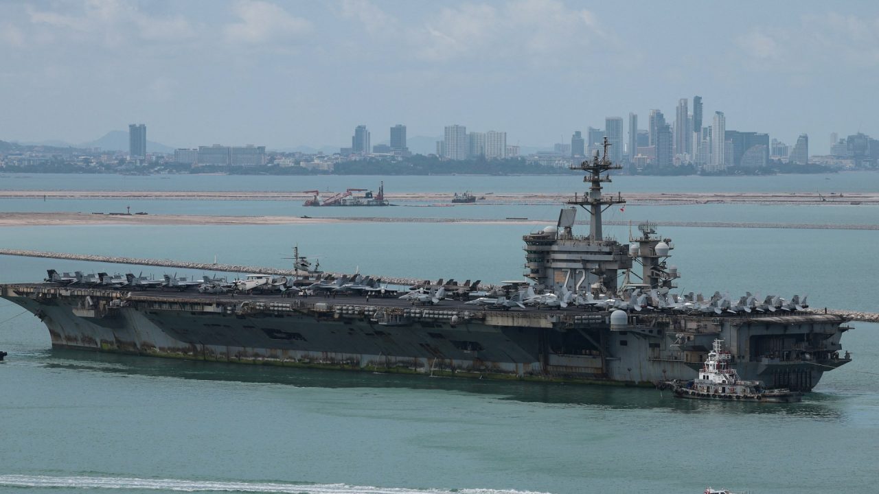 USS Abraham Lincoln reaches Thailand after 9 months at sea