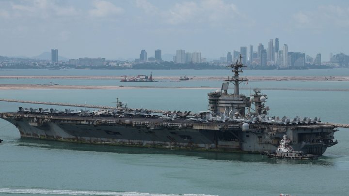 USS Abraham Lincoln reaches Thailand after 9 months at sea