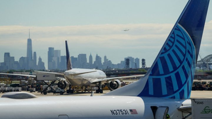 FAA halts flights to major US East Coast airports amid outage